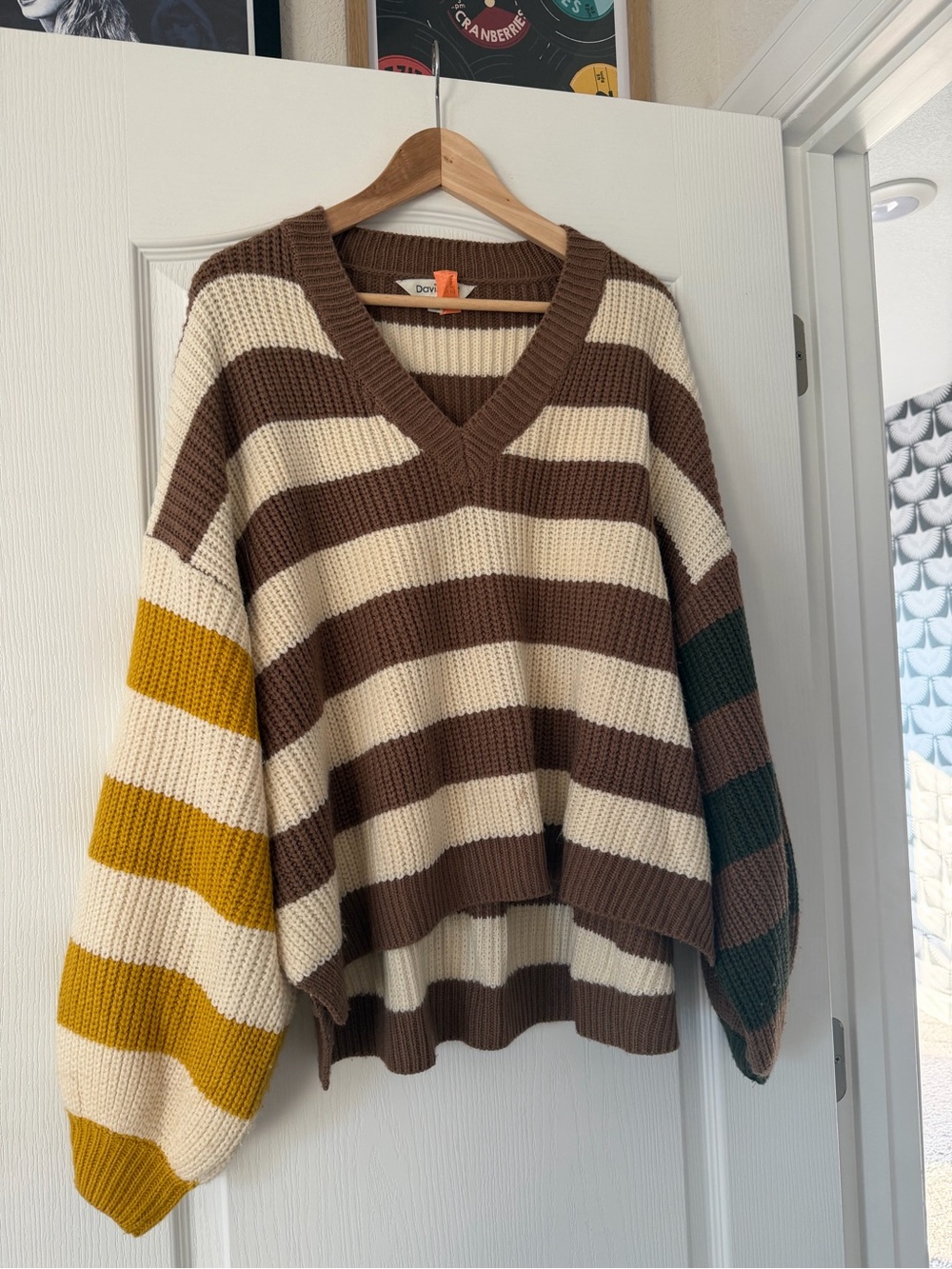 DAVI & DANI Colorful V-Neck Sweater Small